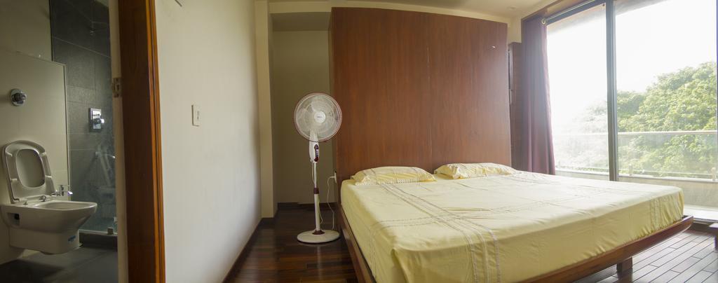 Gulmohar - Luxurious Penthouse Family Rooms Apartment Kolhapur