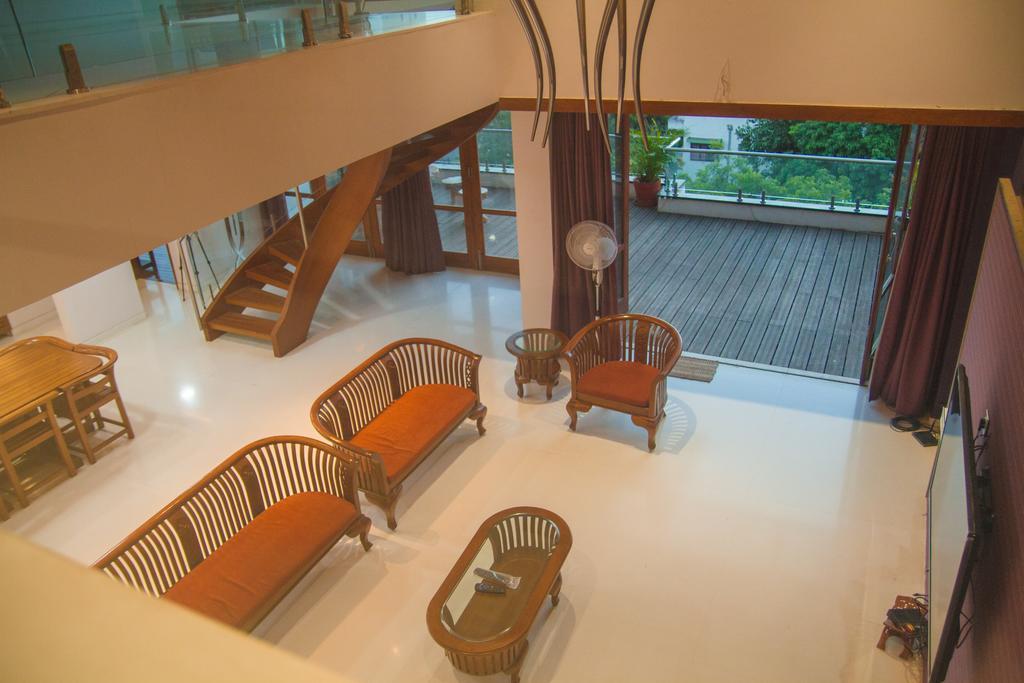 Gulmohar - Luxurious Penthouse Family Rooms Apartment *